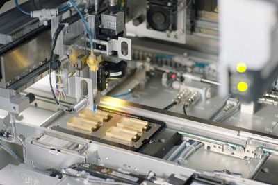 Silicon photonics manufacturing