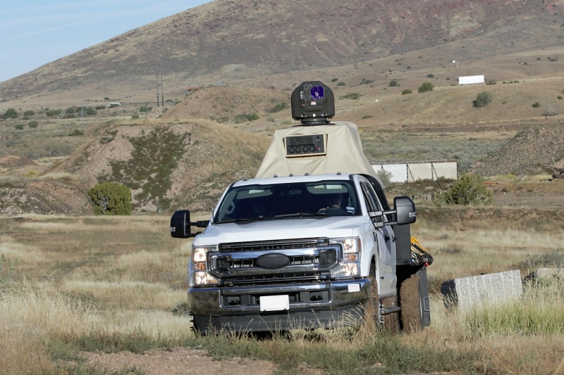 Portable laser weapon system